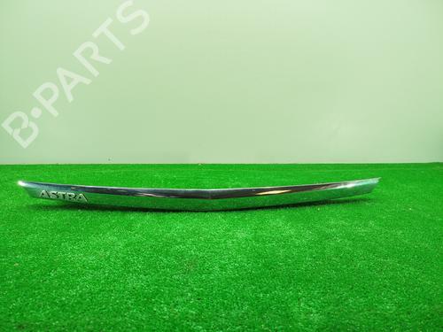 Used Tailgate handle OPEL ASTRA H (A04) [2004-2014]  31371608