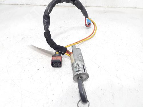Used Ignition barrel CITROËN XSARA (N1) 1.9 TD (90 hp) 8512361