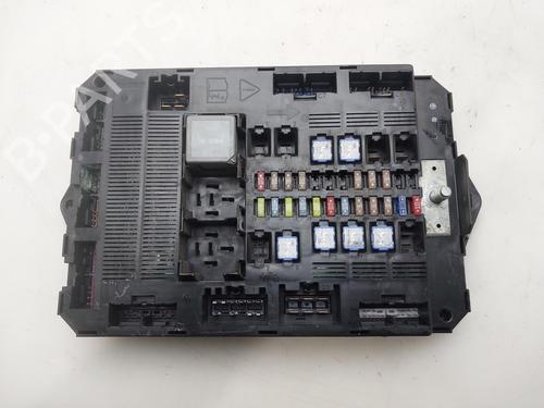 Used Fuse box Fuse box 37153009 37153009