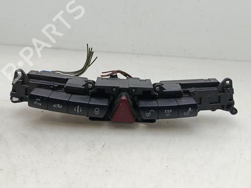 Used Warning switch MERCEDES-BENZ S-CLASS (W220, V220) S 320 CDI (220.025, 220.125) (204 hp) 31651613