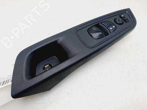 Used Left front window switch NISSAN MICRA V (K14) [2016-2026]  31885019