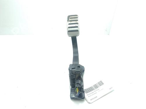 Used Pedal VOLVO V40 Hatchback (525) D2 (114 hp) 22382969