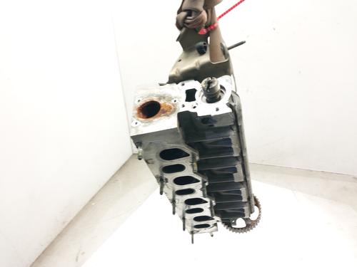 Used Cylinder head Cylinder head 38422182 38422182