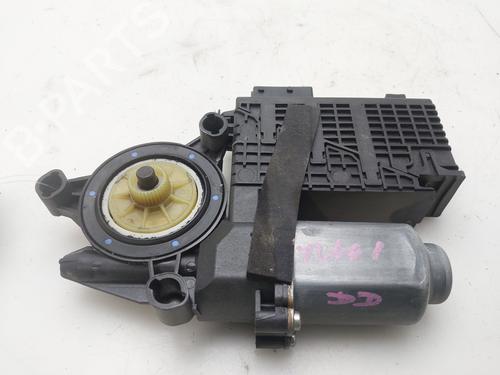 Motor elevalunas delantero derecho Motor elevalunas delantero derecho 38261782 38261782