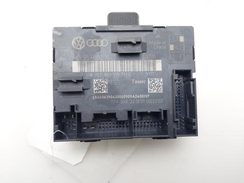 Used Comfort control module AUDI Q5 (8RB) 2.0 TDI quattro (170 hp) 16167757