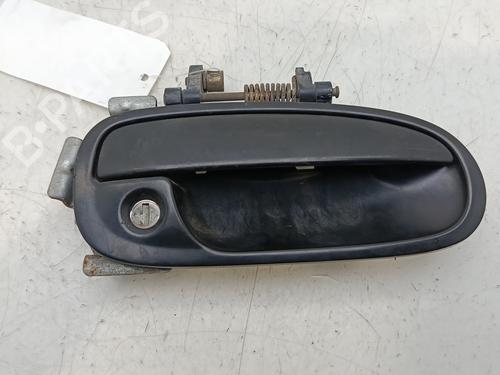 Używane Klamka zewnętrzna drzwi przednich prawych HONDA CIVIC VI Hatchback (EJ, EK) 1.4 i S (EJ9) (90 hp) 29704682