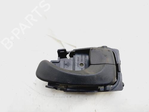 Højre bagtil invendig håndtag DAEWOO NUBIRA (J100) 1.6 16V (106 hp) 23071956