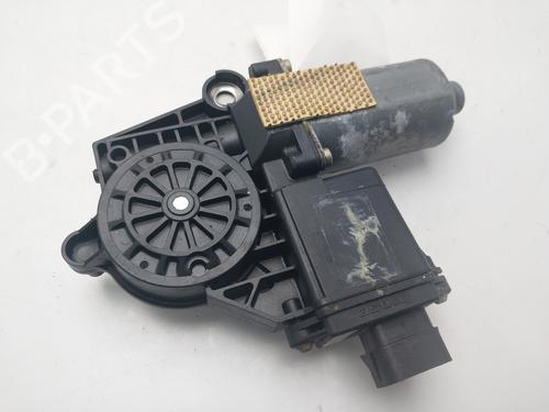 Used Right rear window motor Right rear window motor OPEL OMEGA B (V94) 2.5 TD (F69, M69, P69) (130 hp) 33327178 33327178