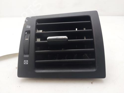 Grille d'aération Grille d'aération TOYOTA AVENSIS Saloon (_T27_) [2008-2018] 36392378 36392378