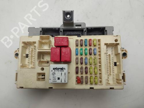 Used Fuse box Fuse box 39184391 39184391