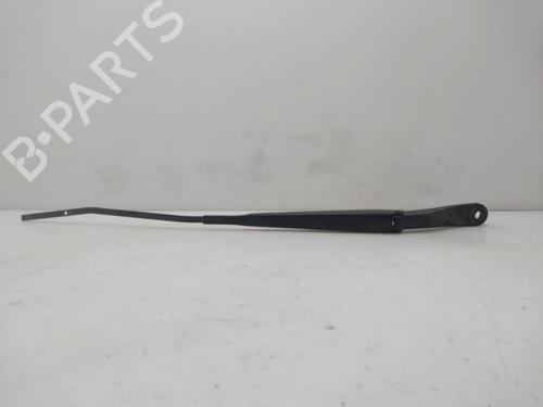 Used Front windshield wiper arm Front windshield wiper arm 37282059 37282059