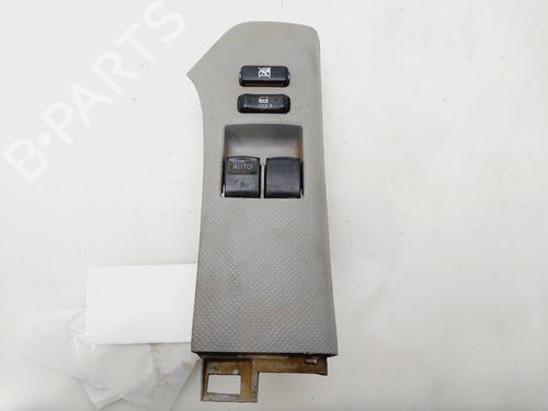 Used Left front window switch TOYOTA YARIS (_P9_) 1.4 D-4D (NLP90_, NLP90R) (90 hp) 31885021