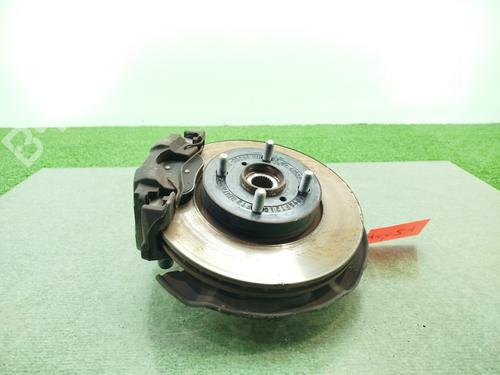 Used Left front steering knuckle TOYOTA YARIS (_P13_) [2010-2020]  30506670