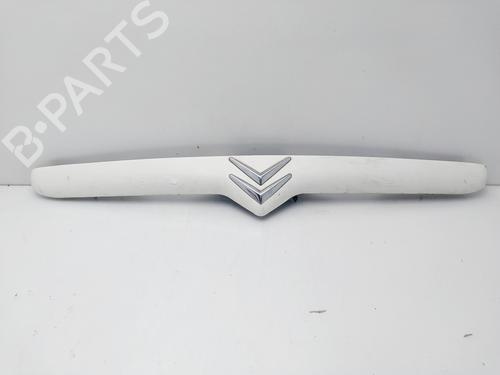 Used Tailgate handle CITROËN XSARA (N1) 1.9 D (70 hp) 31813241