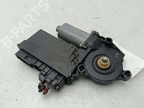 Moteur de lève-vitre avant droit AUDI A4 B6 (8E2) 1.9 TDI quattro (130 hp) 29903717