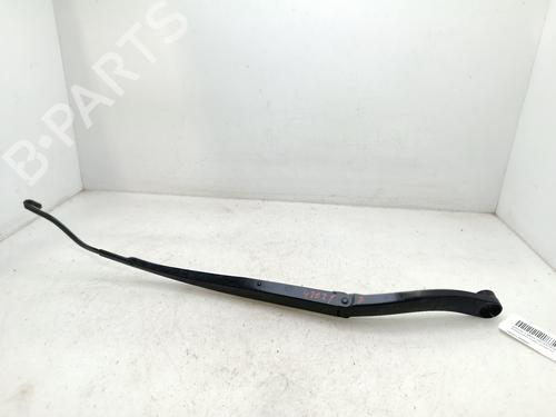 front-windshield-wiper-arm-ssangyong-xlv-suv-2016-36418783 main image