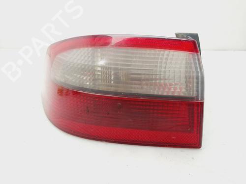 Used Left taillight RENAULT LAGUNA II (BG0/1_) [2001-2007]  27561172