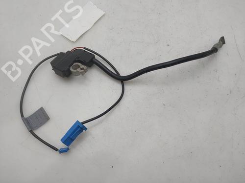 Used Fuse box Fuse box 38645535 38645535