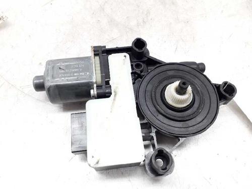 Rudehejsemotor bagstkærm højre SKODA OCTAVIA III Combi (5E5, 5E6) 2.0 TDI RS (184 hp) 4409128