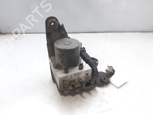 Used ABS pump RENAULT MEGANE II (BM0/1_, CM0/1_) 2.0 dCi (BM1K, CM1K) (150 hp) 9573579