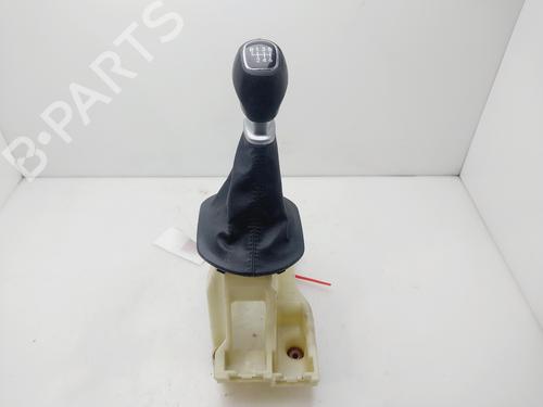 Used Gear lever KIA SPORTAGE III (SL) 1.7 CRDi (116 hp) 30739961