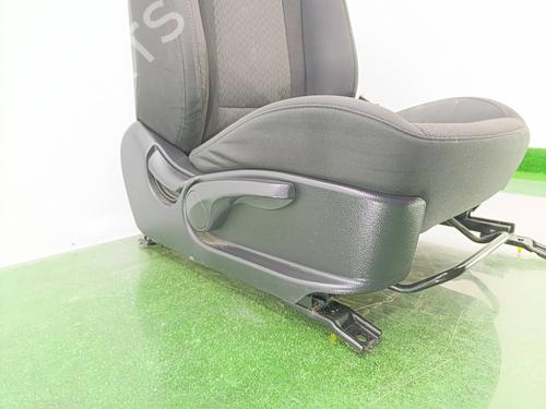 Right front seat HYUNDAI i40 I CW (VF) 1.7 CRDi | BP26550273C16