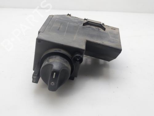 Used Headlight switch MERCEDES-BENZ CLK (C208) CLK 230 Kompressor (208.347) (193 hp) 18340639
