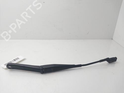 Used Front windshield wiper arm FORD FIESTA VI (CB1, CCN) 1.6 Ti (120 hp) 31651655