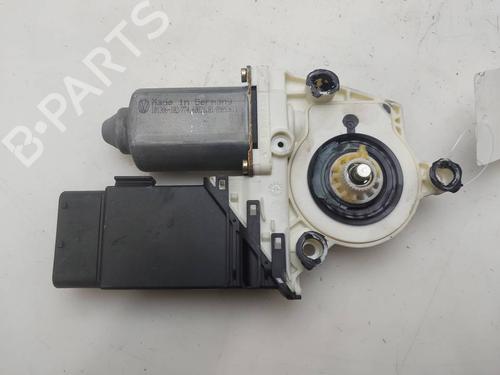 Rudehejsemotor forskærm højre Rudehejsemotor forskærm højre 38951738 38951738