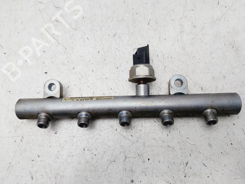 Used Injection rail PEUGEOT 407 (6D_) 2.0 (6DRFNB, 6DRFNE) (136 hp) 28547325