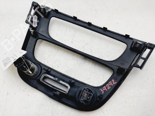 Midtkonsoll RENAULT MEGANE III Hatchback (BZ0/1_, B3_) 1.5 dCi (BZ09, BZ0D, BZ1W, BZ29, BZ14) | BP32032356I22 