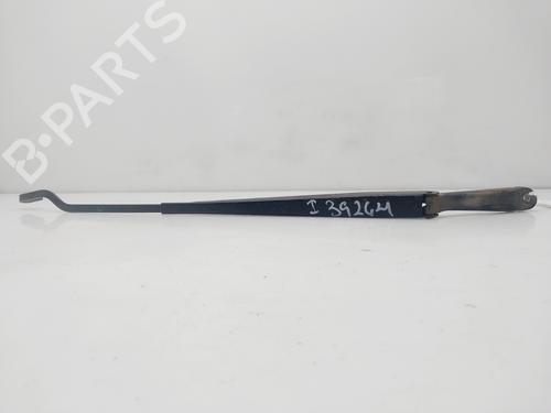 Used Front windshield wiper arm FORD FOCUS I (DAW, DBW) 1.8 Turbo DI / TDDi (90 hp) 29820312