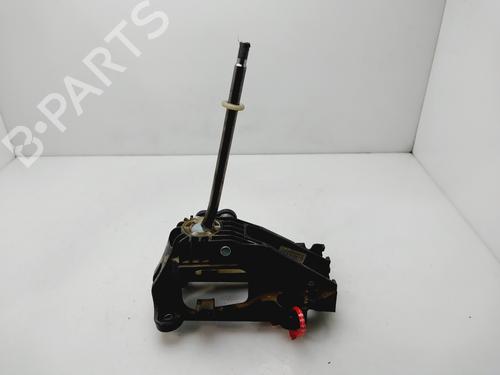 Levier de vitesses TOYOTA YARIS (_P9_) 1.4 D-4D (NLP90_, NLP90R) (90 hp) 30927271