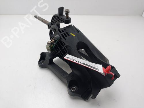 Used Gear lever Gear lever TOYOTA AURIS (_E18_) 1.4 D-4D (NDE180_, NDE180R) (90 hp) 34235913 34235913