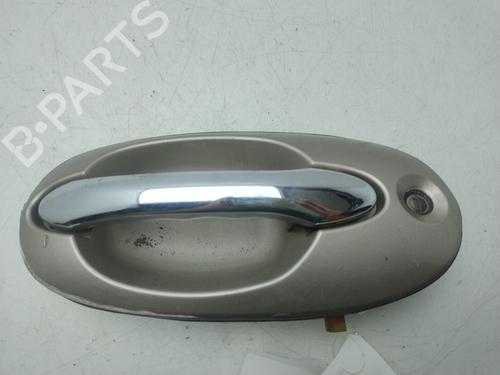 Used Front right exterior door handle KIA CARNIVAL II (GQ) [1999-2007]  27674972