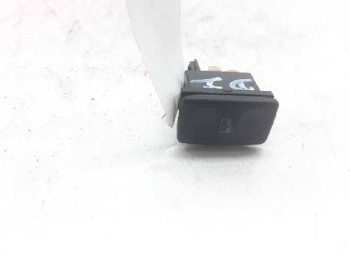 Used Left front window switch VW POLO III (6N1) 60 1.4 (60 hp) 12398647