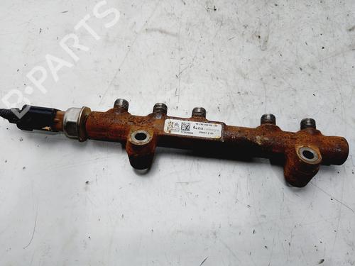 Used Injection rail PEUGEOT 3008 II SUV (MC_, MR_, MJ_, M4_) [2016-2025]  28301612