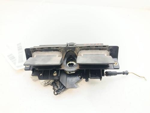 Used Tailgate handle Tailgate handle AUDI ALLROAD C5 (4BH) 2.5 TDI quattro (180 hp) 35820229 35820229