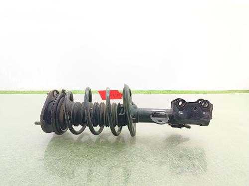 Used Left front shock absorber Left front shock absorber TOYOTA AURIS (_E18_) 1.8 Hybrid (ZWE186_, ZWE186R) (136 hp) 33938444 33938444
