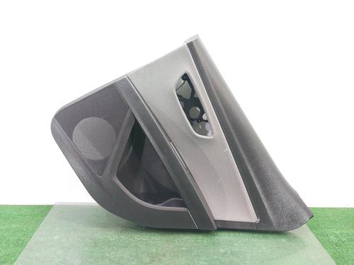 Guarnecido puerta trasera derecha SEAT LEON (5F1) 1.6 TDI (115 hp) 5F4867116A |