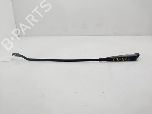 Used Front windshield wiper arm OPEL CORSA B (S93) 1.4 i (F08, F68, M68) (60 hp) 29753842