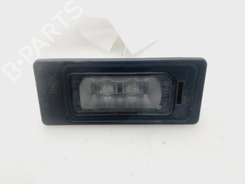 Éclairage de plaque d'immatriculation AUDI A1 Sportback (8XA, 8XF) 1.2 TFSI (86 hp) 31964450