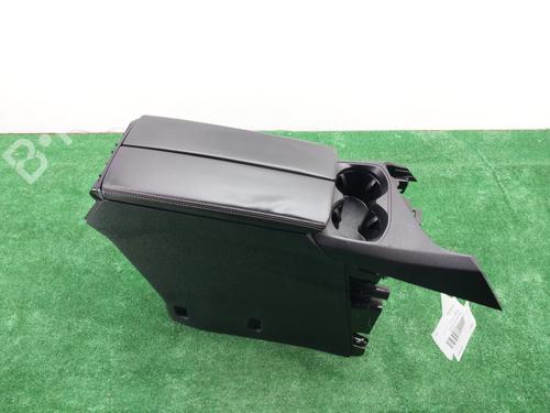 Armrest / Center console PEUGEOT 3008 II SUV (MC_, MR_, MJ_, M4_) 1.5 BlueHDi 130 | BP28319836I20 