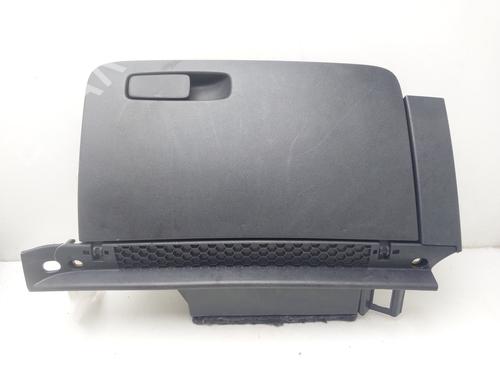 Used Glove box AUDI A1 Sportback (8XA, 8XF) 1.2 TFSI (86 hp) 16547556