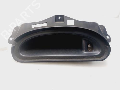 Used Glove box RENAULT MEGANE I Classic (LA0/1_) 1.9 dTi (LA08, LA0N, LA0K) (98 hp) 31849011