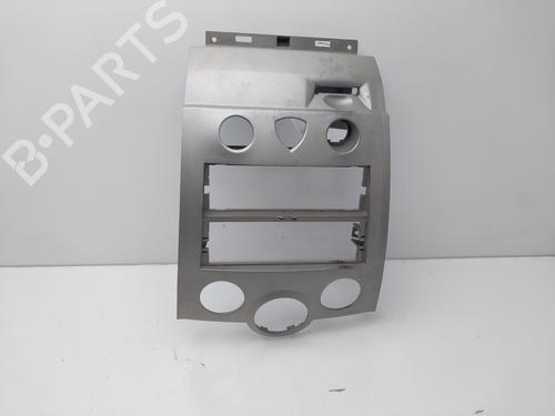 Used Middle console RENAULT MEGANE II (BM0/1_, CM0/1_) 1.6 16V (BM0C, CM0C) (113 hp) 31060388