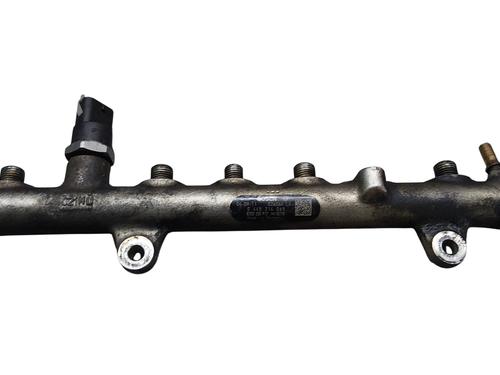 Used Injection rail Injection rail 37011943 37011943