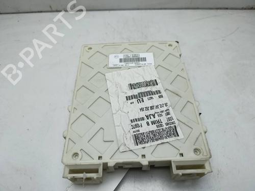 Caixa de fusíveis Caixa de fusíveis FORD FOCUS III 1.0 EcoBoost (125 hp) 39908641 39908641