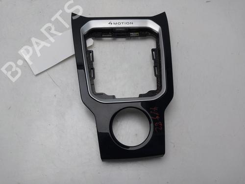 middle-console-vw-t-roc-a11-d11-2017-34366019 main image