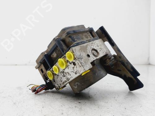 Used ABS pump RENAULT CLIO III (BR0/1, CR0/1) 1.4 16V (98 hp) 27671983